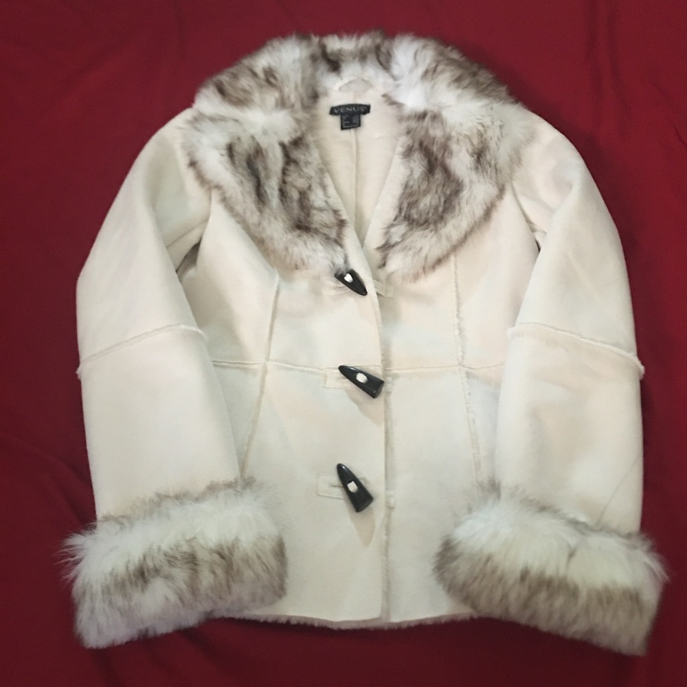 Gorgeous and Cozy Venus Cream Faux Suede Sherpa Jacket with Faux Fur, Size Small - Picture 13 of 14